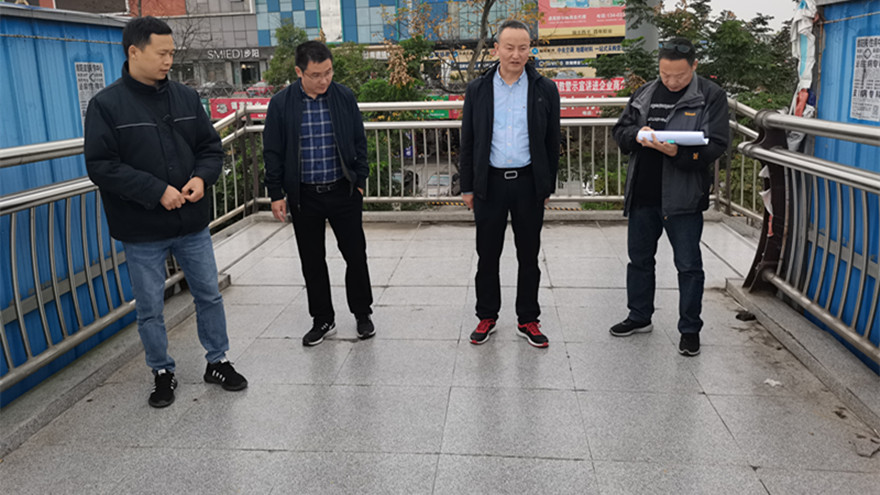 绵吴路刷新工程现场检查人行天桥