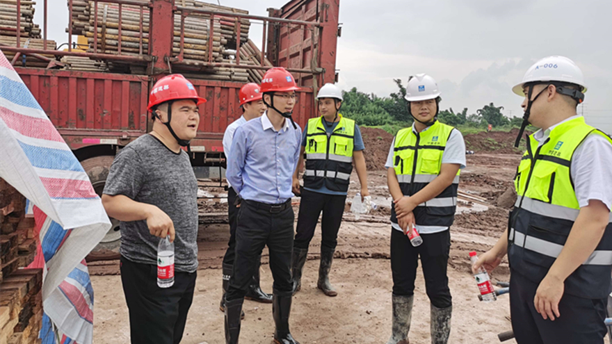 赖明前往中建新疆建工机场管廊项目现场，，，，，相识项目供货情形